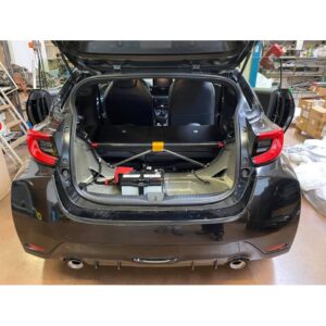 Kit barra duomi posteriore in carbonio con tiranti Yaris GR DNA Racing